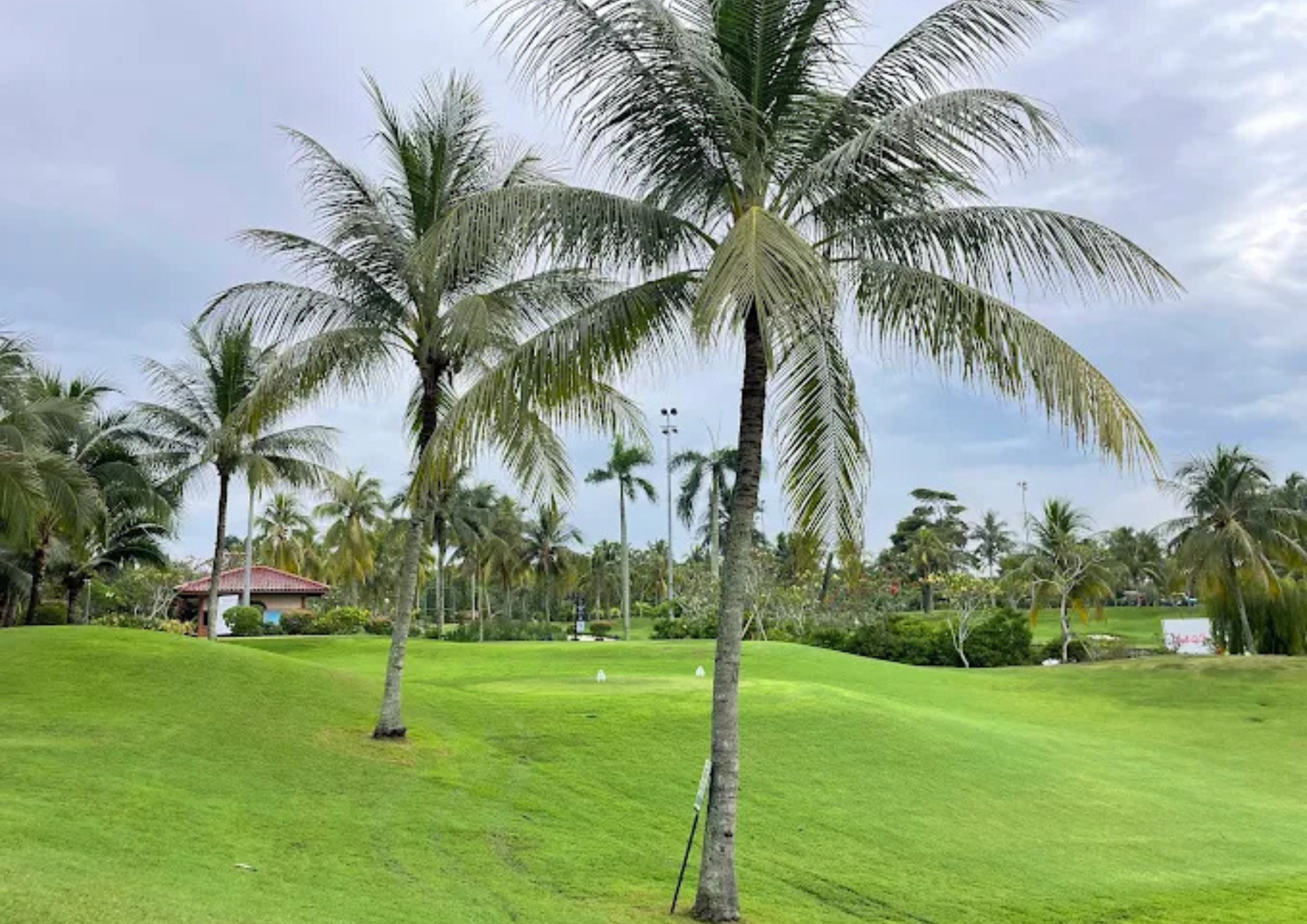 Tropicana Golf Course Pavillion - Shopping from RCKL